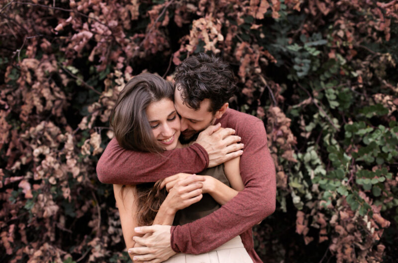 Jak rozkochać w sobie faceta? 15 najlepszych sposobów na mężczyznę