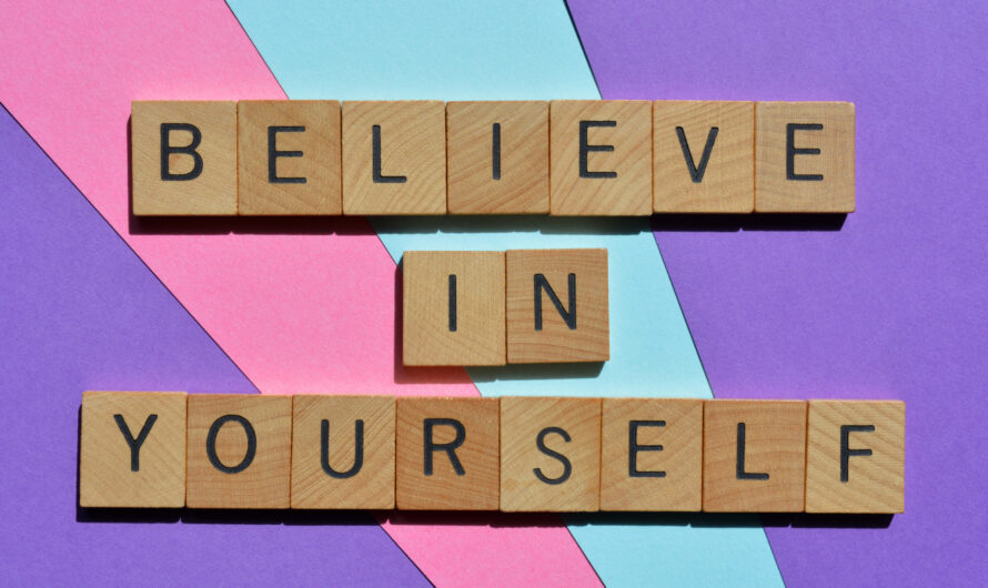 Samoakceptacja i samoocena w życiu kobiety: klucz do szczęścia i spełnienia