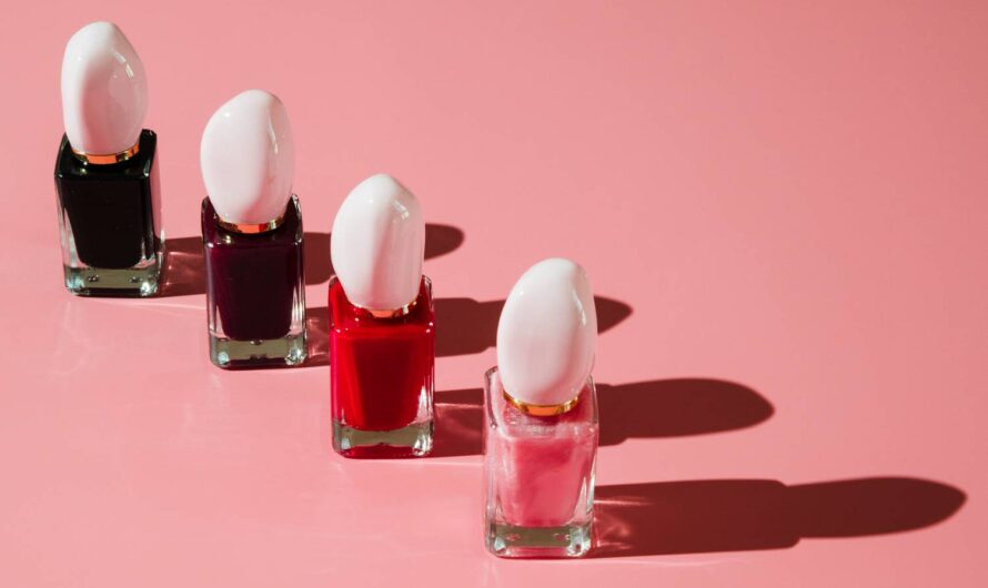 Jakiego lakieru do paznokci użyć, by paznokcie wyglądały elegancko na uroczystościach?
