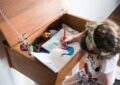 Jak przechowywać rysunki dziecka? Domowe archiwum bez stosów papieru